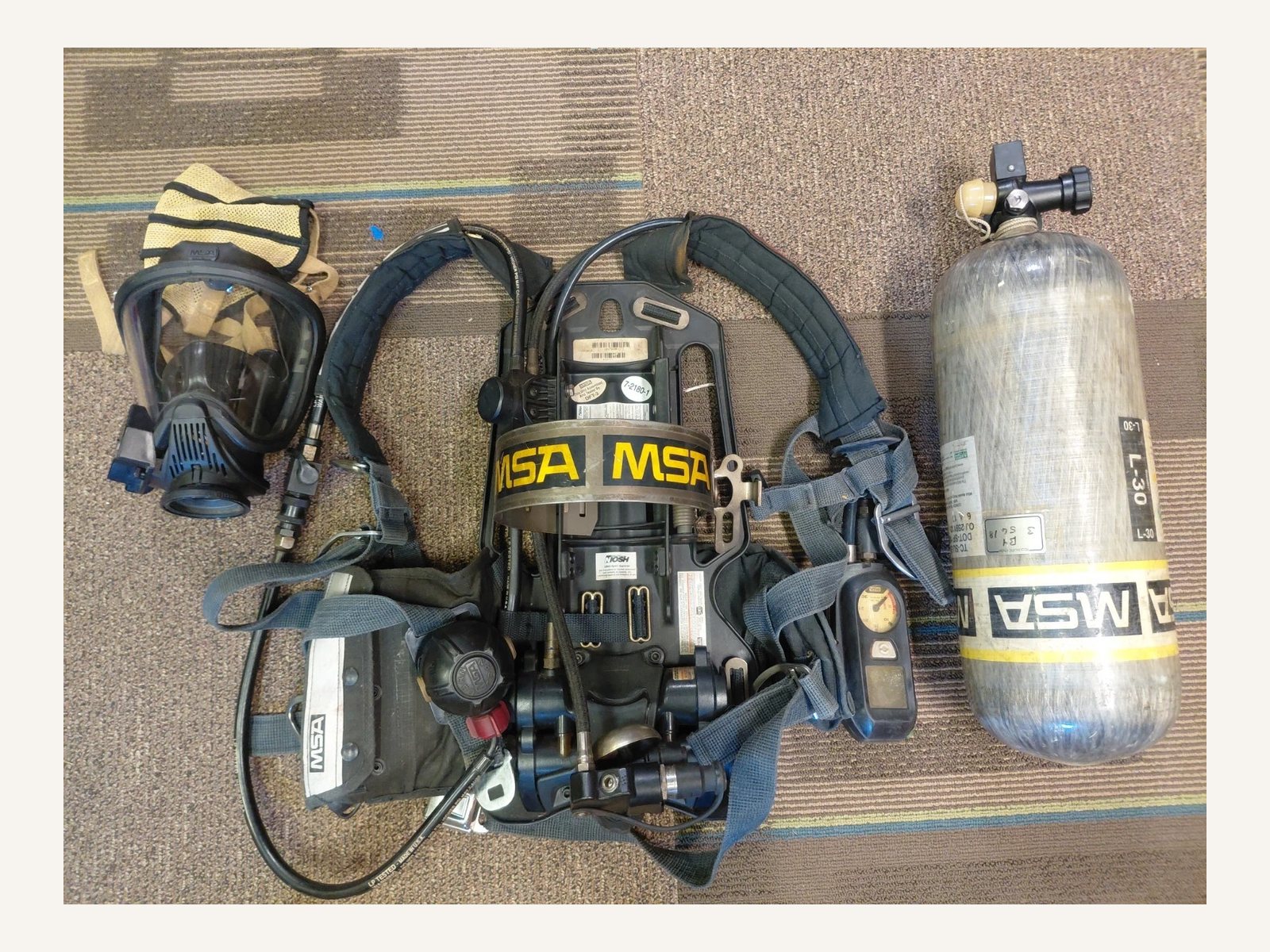 MSA FireHawk M7 Air Mask, angle view 1