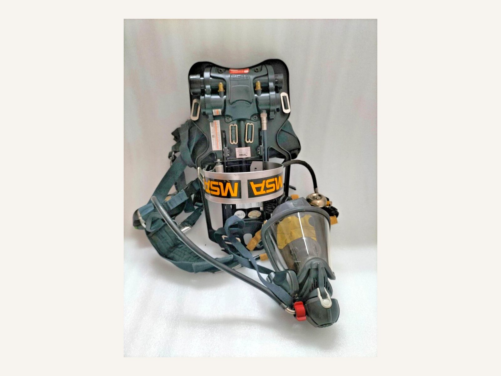 MSA FireHawk M7 Air Mask, angle view 2
